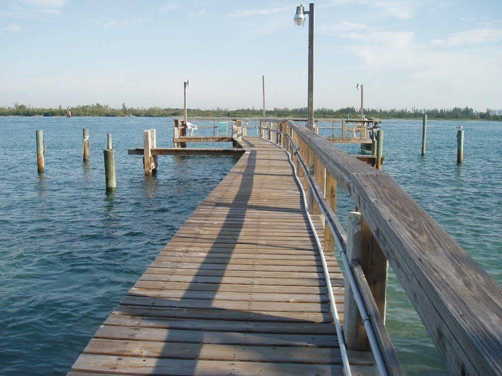 Dockside Inn & Resort Fort Pierce Exterior foto