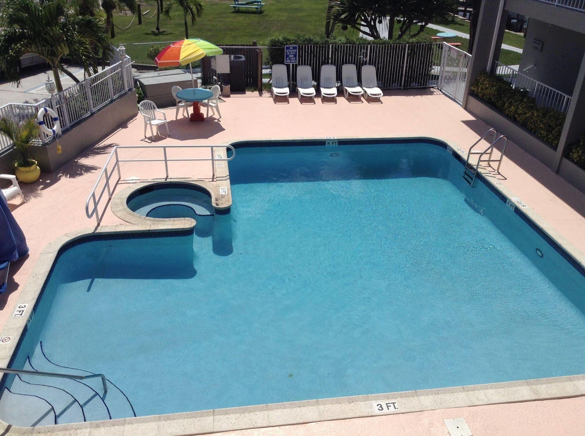 Dockside Inn & Resort Fort Pierce Exterior foto